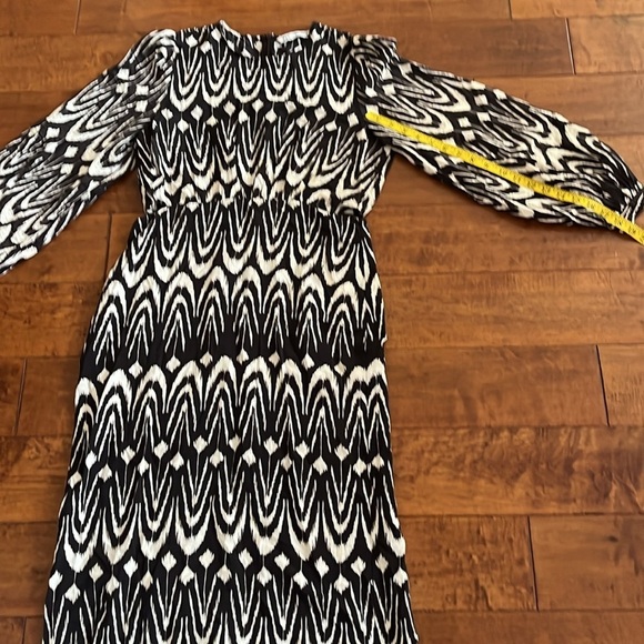 ZARA PRINTED CUT-OUT DETAIL MIDI DRESS - Picture 9 of 13